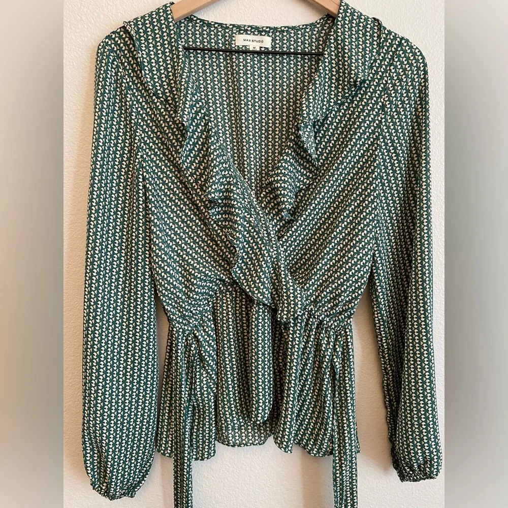 Max Studio Ruffle Front Top - Picture 2 of 11